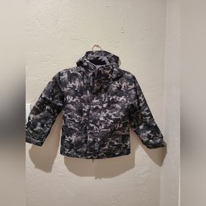 Boys Columbia jacket. Size small.